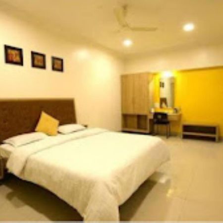 Hotel Maratha Palace,Satara Exterior photo